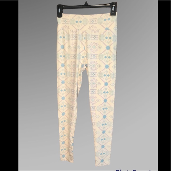 🆕 LuLaRoe OS Buttery Soft Leggings 🐇🌷 - Picture 2 of 6